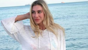 bosanan-seyma-subasi-tatil-pozlariyla-yikti-gecti-bYWqOfz3.jpg