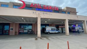 kamu-hastanelerinde-bir-plastik-cerrah-kaldi-wvwu34Ts.jpg
