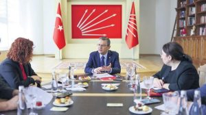 chp-genel-baskani-ozgur-ozelden-hatay-elestirilerine-yanit-alternatif-gorursem-savasi-degistiririm-uFIOjsjm.jpg