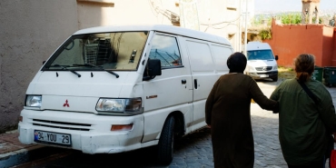 Izmir039de-kamyonetin-carptigi-kadin-kazadan-2-gun-sonra-oldu-featured