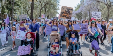 8-Mart-Kadikoy-Binlerce-Kadin-Esitlik-Icin-Yurudu-featured