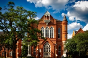 Galatasaray-Universitesi-Ogrencilerinden-Tarihi-Binanin-Yeniden-Yapimi-Icin-Cagri-featured